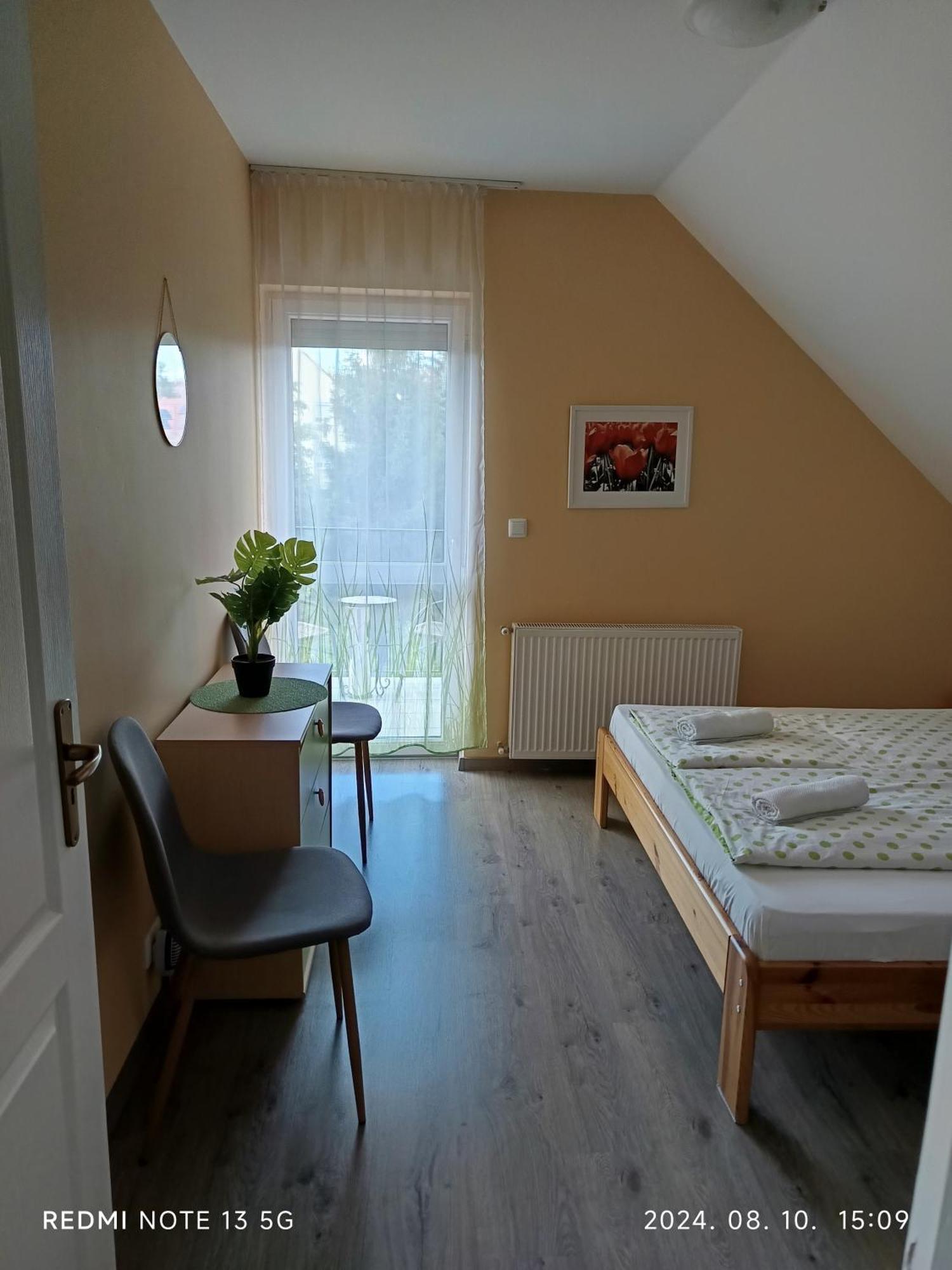 Zita Apartman Eger Habitación foto