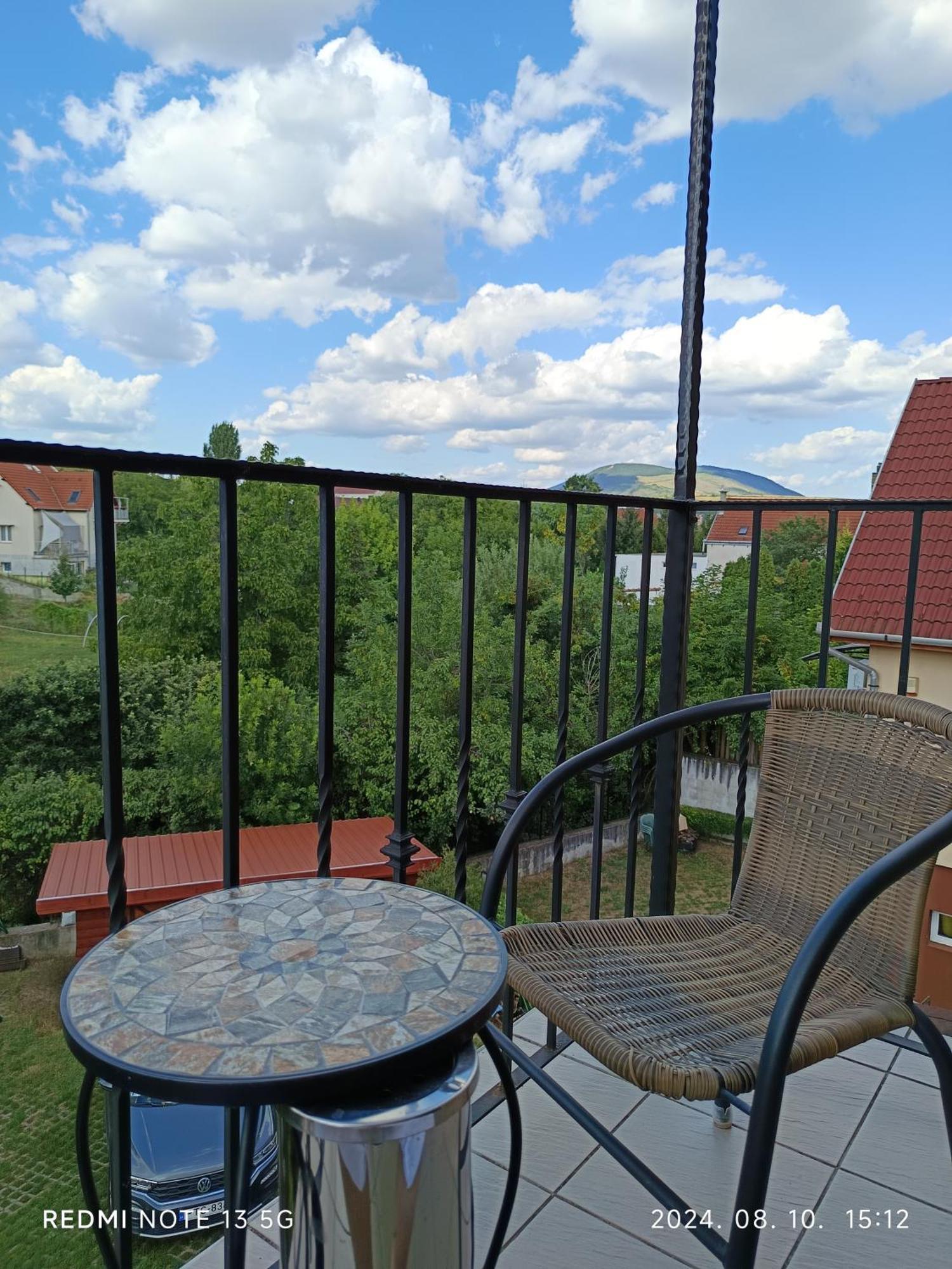 Zita Apartman Eger Habitación foto